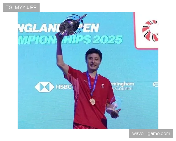 石宇奇亚运摘银创佳绩，展现中国羽毛球新力量