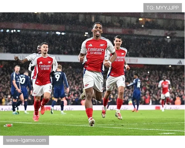 阿尔特塔战术革新驱动阿森纳攻防升级,球队表现焕发新活力 阿尔特塔战术革新驱动阿森纳攻防升级,球队表现焕发新活力