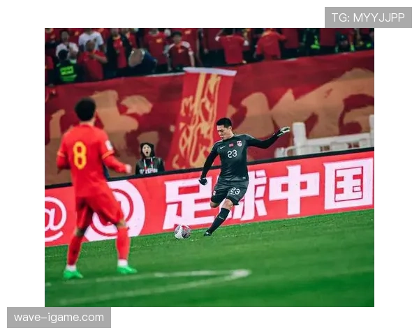 颜骏凌精准传球助球队攻防转换，表现亮眼