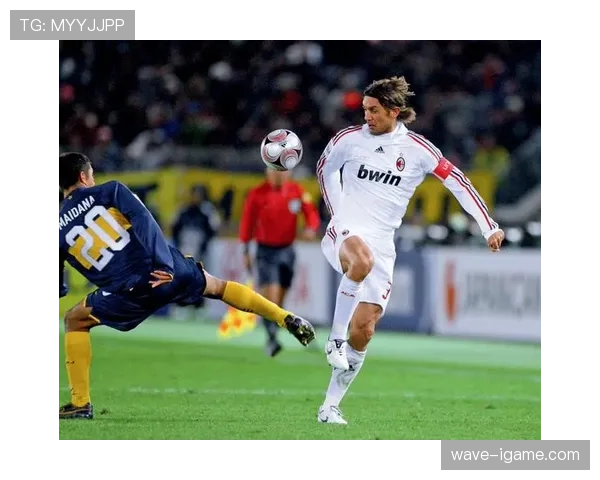 马尔蒂尼技术演变史深度解析：重塑现代足球战术的核心理念与深远影响