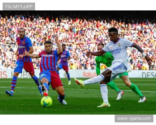 阿拉巴战术灵活适配彰显现代足球成功之道