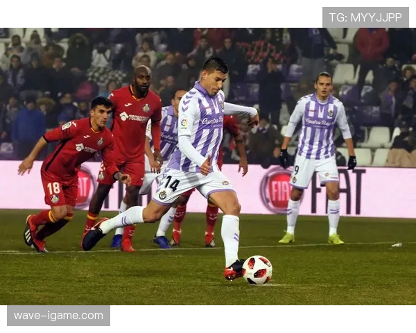 拜仁慕尼黑防守体系漏洞频出，连续失球对联赛竞争形势产生影响