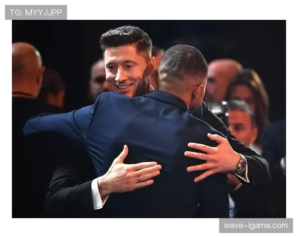 莱万 vs 姆巴佩：终结效率与战术角色差异